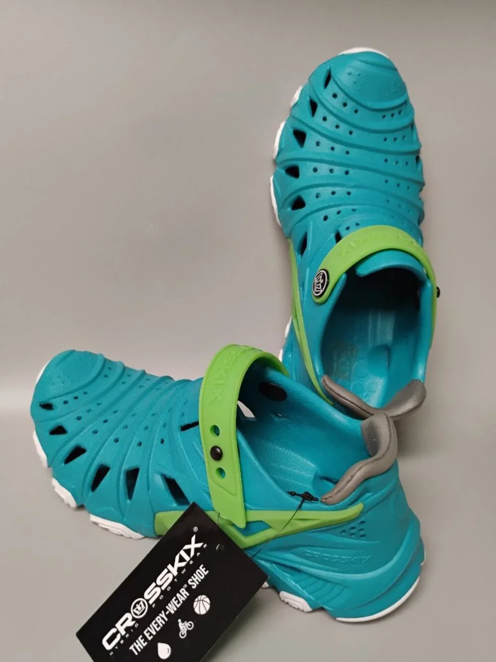 CROSSKIX 2.0 ATLANTIC WATER SHOES/ CLOGS...SIZE 3 (UNISEX)...SIZE 4.5 WOMAN